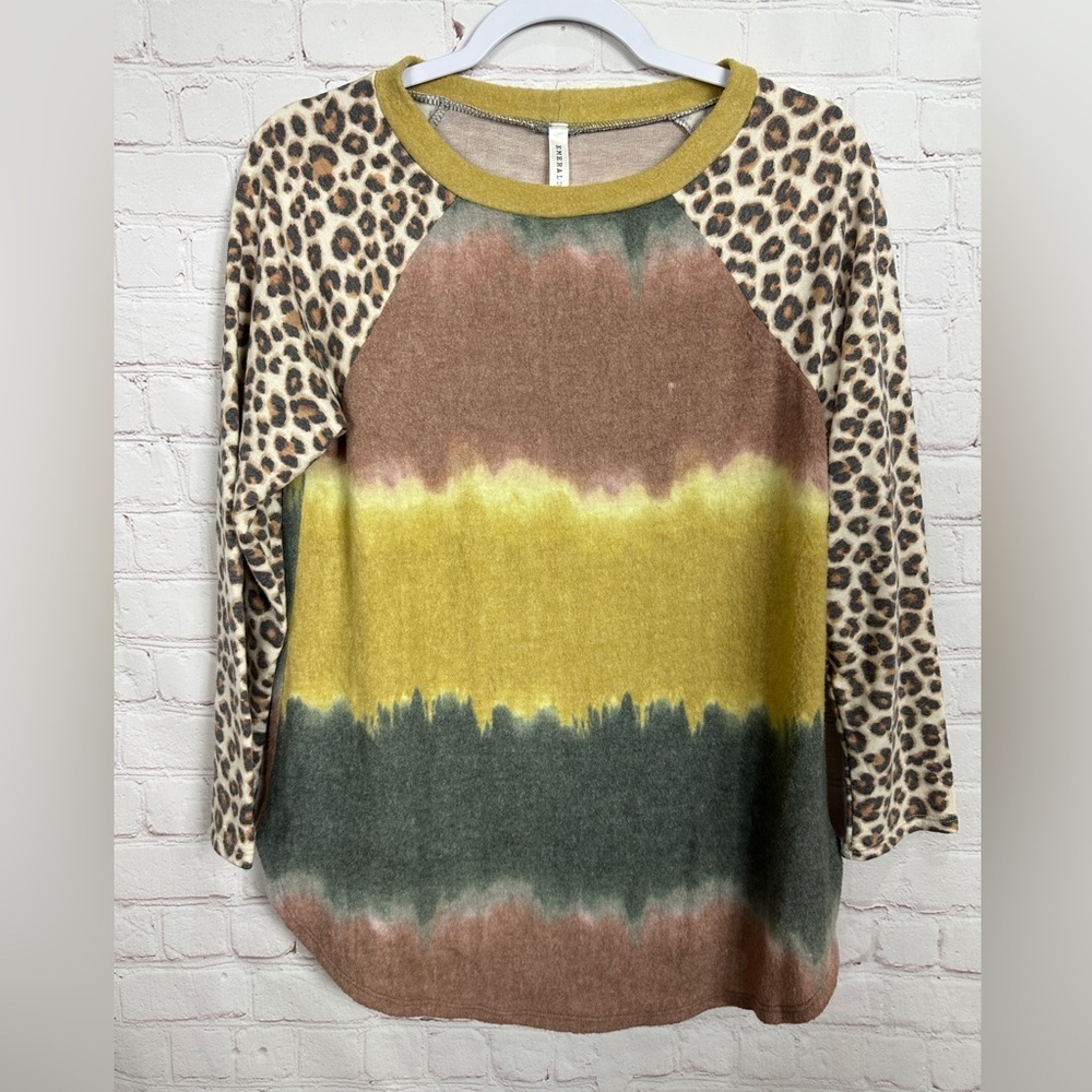 Emerald fleece long sleeve tie-dye cheetah print women's top blouse, sz S GUC